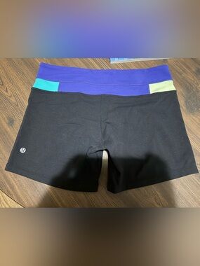 Lululemon size 10
